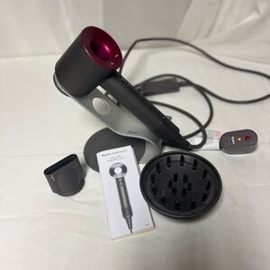 Dyson Supersonic Hair Dryer in Black and Pink